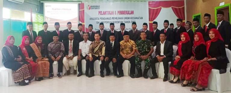 Tahapan Berakhir, Bawaslu KSB Lantik Anggota Panwaslu Kecamatan