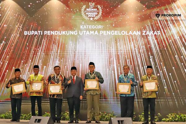 Bupati KSB Terima Penghargaan Nasional Ajang Baznas Award 2023