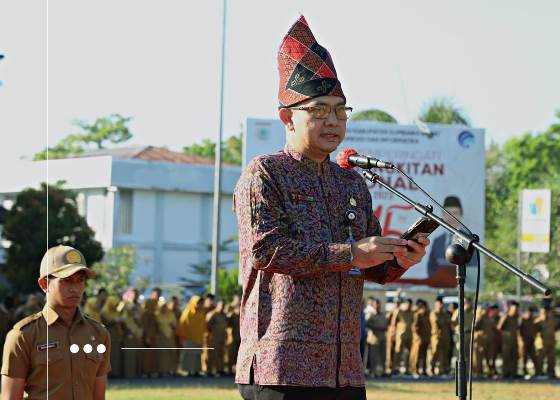 Di KSB, Inspektur Upacara Kepala Kantor Regional X BKN Denpasar