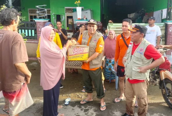 BPBD KSB Dampingi Bupati Untuk Tinjau Langsung Lokasi Banjir