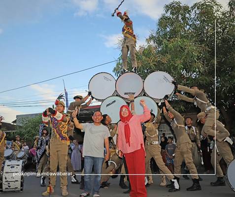 Bupati KSB Ikut Saksikan Atraksi Marching Band Praja IPDN