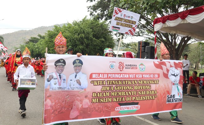 Sekolah dan Komunitas Etnis Ikut Pawai Budaya Meriahkan Harla KSB